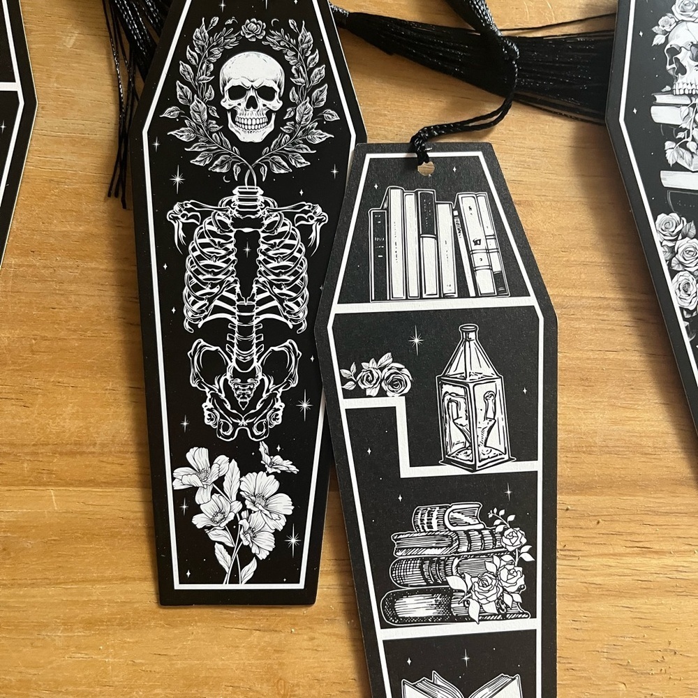 3 Skull Coffin Shaped Bookmarks - Picture 3 of 4